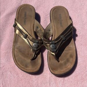 Minnetonka Women's Bronze Sandals